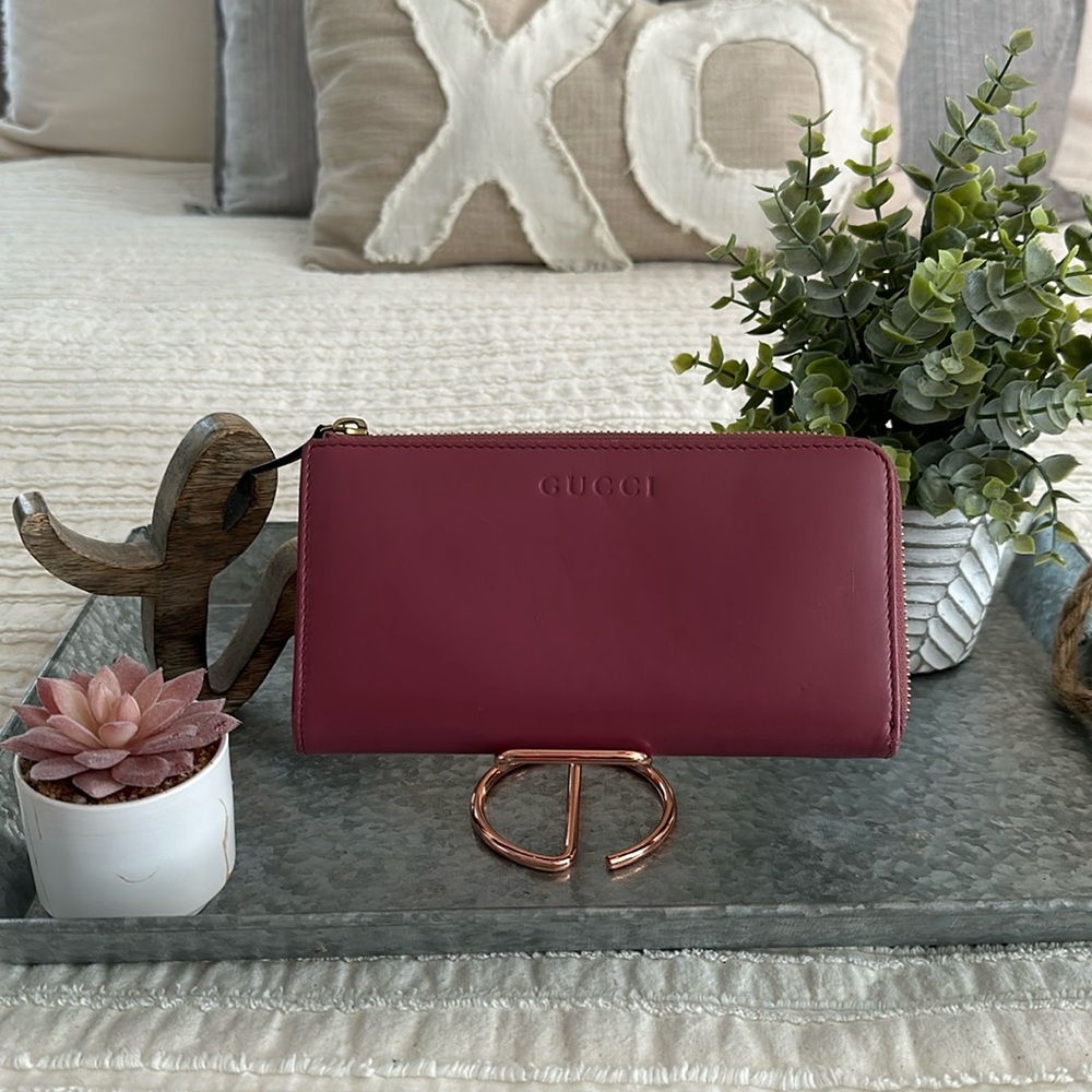 Gucci Zipper Wallet